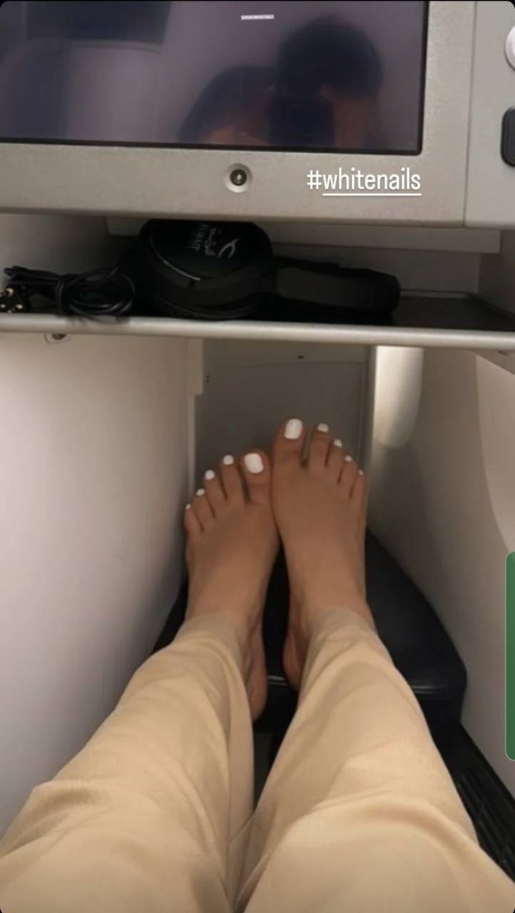 Aamna Sharif Feet